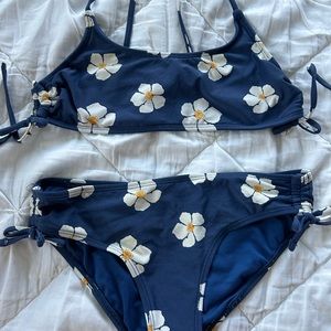 O’Neill girls daisy swimsuit